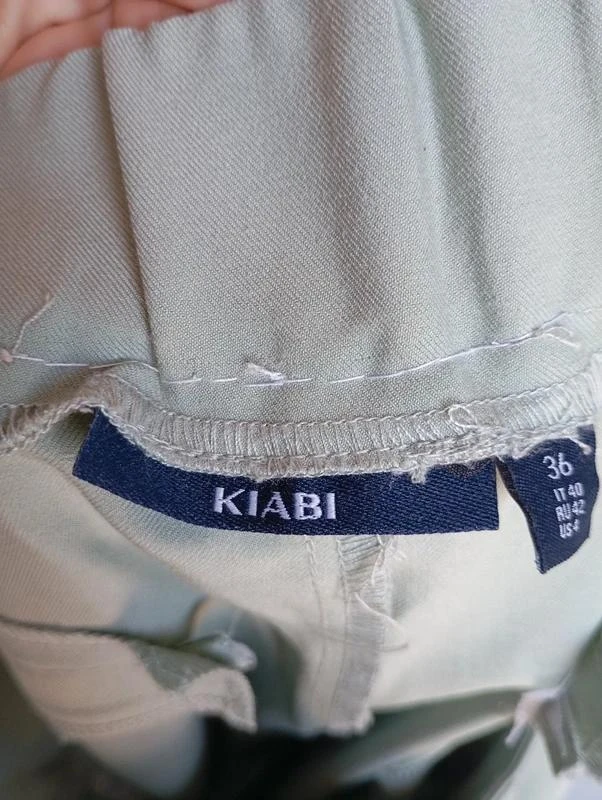 Pantalones de pinzas verde salvia Kiabi Talla 36 – photo 2
